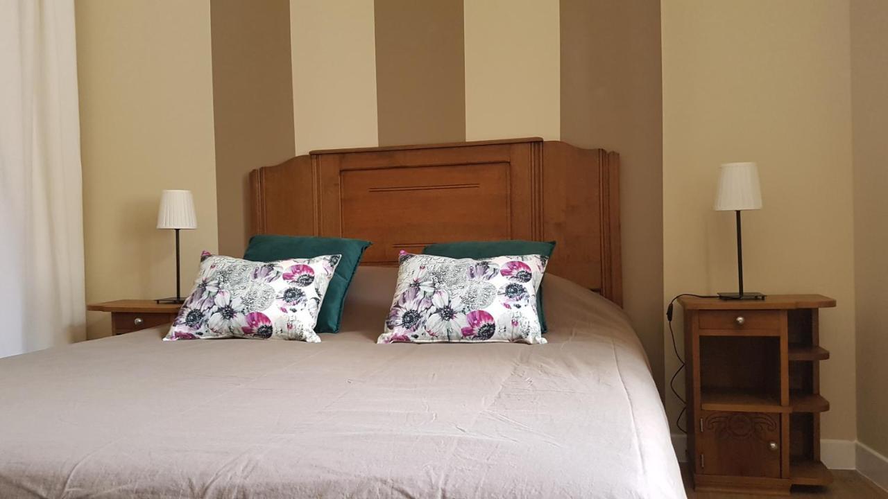 Nanteuil-en-Vallée Chambres D'Hotes Du Tilleul מראה חיצוני תמונה
